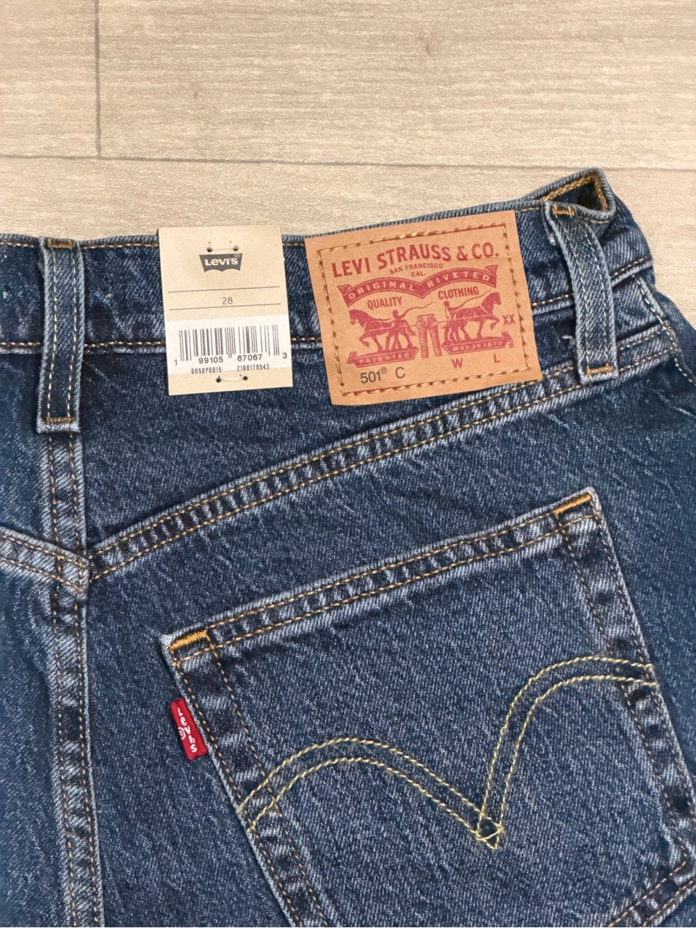 Levi's Women's 501 Curve Shorts Size 28 - Picture 11 of 12